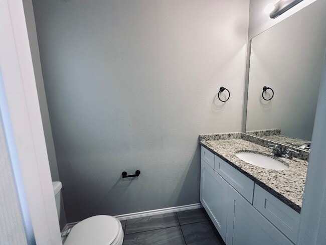 Photo - 3BD 2.5BA Townhome near 410 and I-35