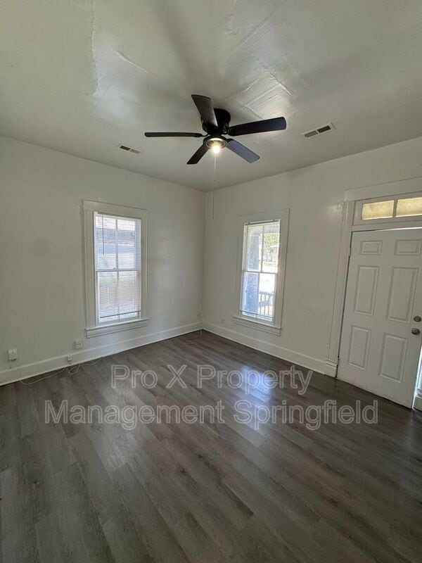 Photo - 618 W Calhoun St