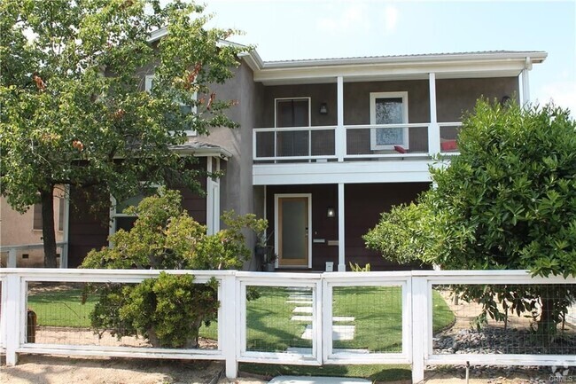 Building Photo - 2909 W Clark Ave Rental