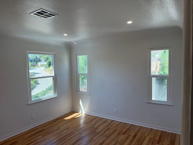 Photo - 2734 Lytelle Pl