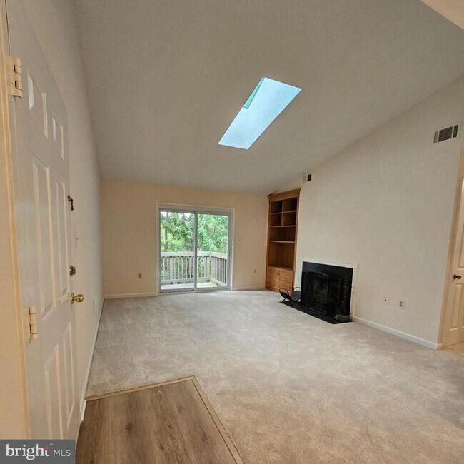 7705 Lexton Pl Unit E