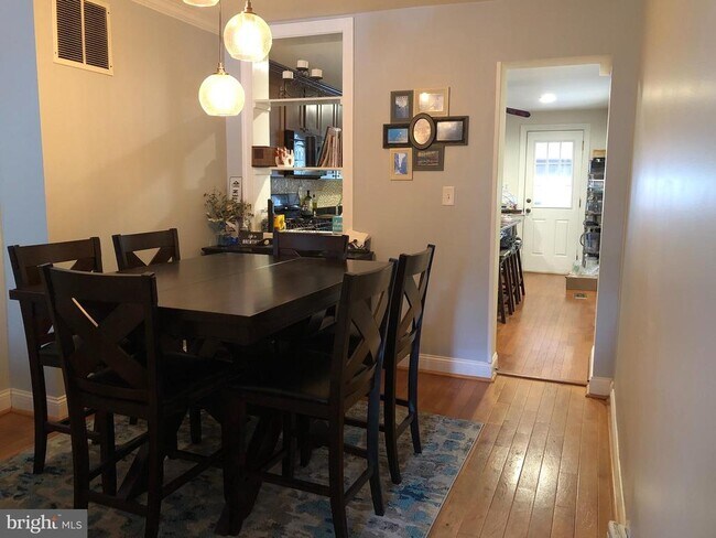 Photo - 1442 Andre St