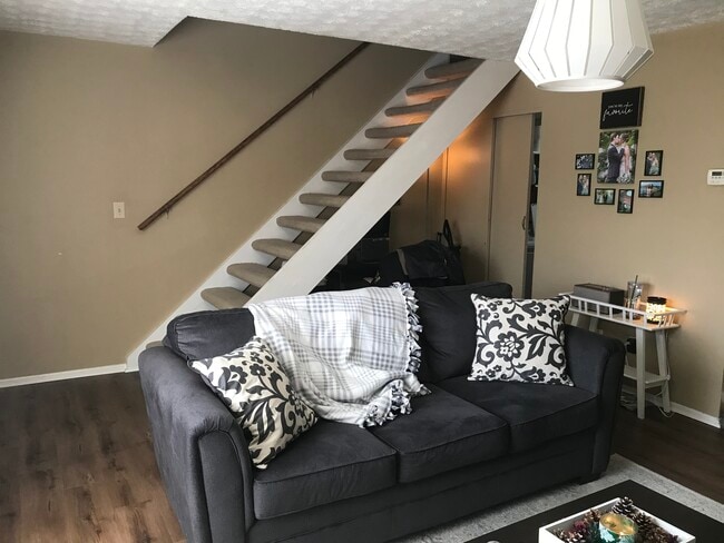 Photo - 507 Halia Crest