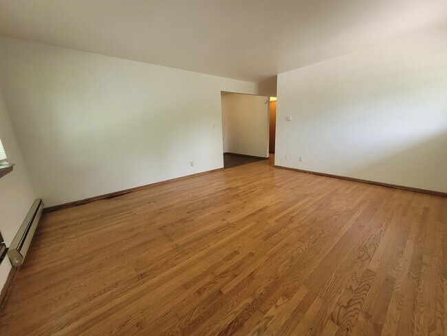 Photo - 210 N Summit St