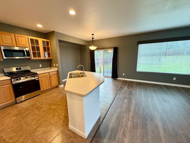 Photo - 148 Sierra Heights St