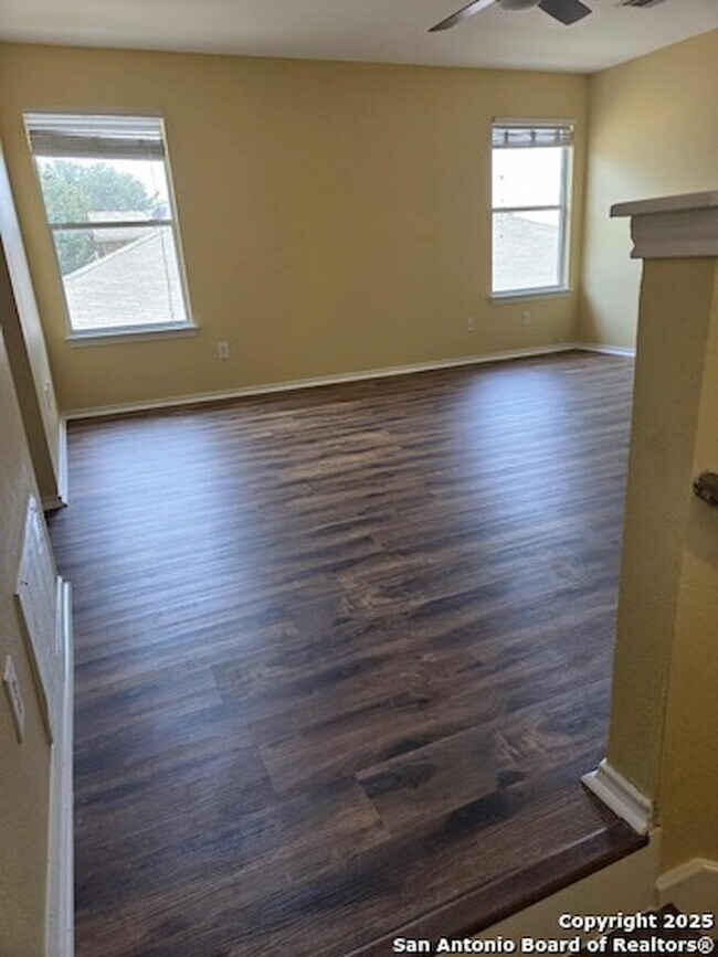 Photo - 228 Anvil Plz