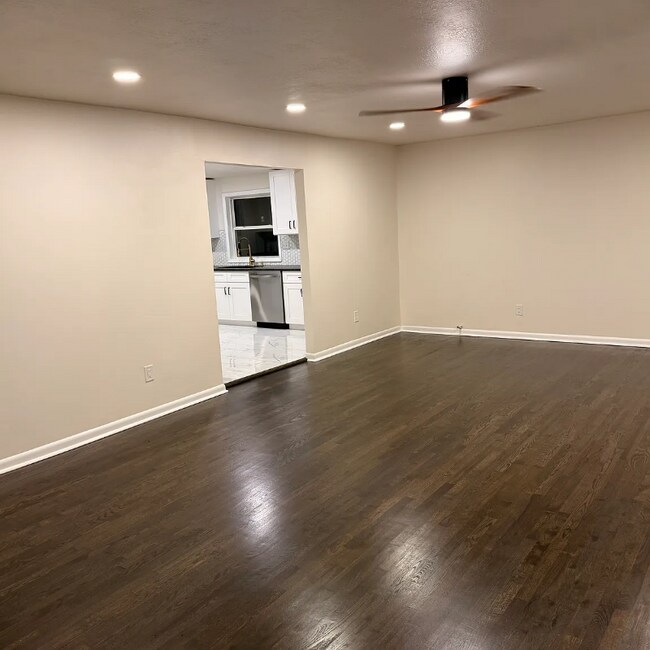 Photo - 5211 E 141st St House