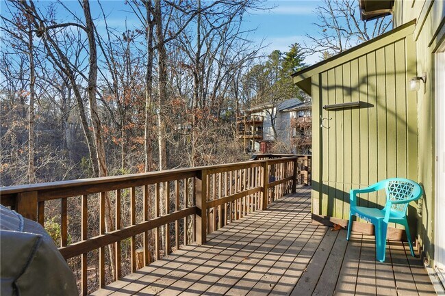 10 Dogwood Cir