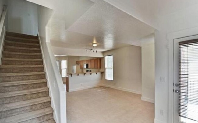 Photo - 173 W Barry Links Way