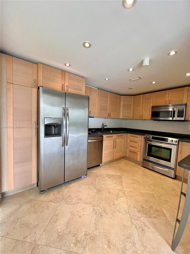 Photo - 17600 N Bay Rd Unit N304