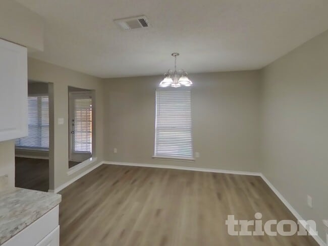 Photo - 1304 Farley Dr