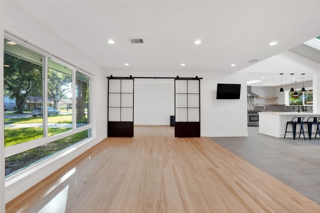 Photo - 5226 Kinglet St