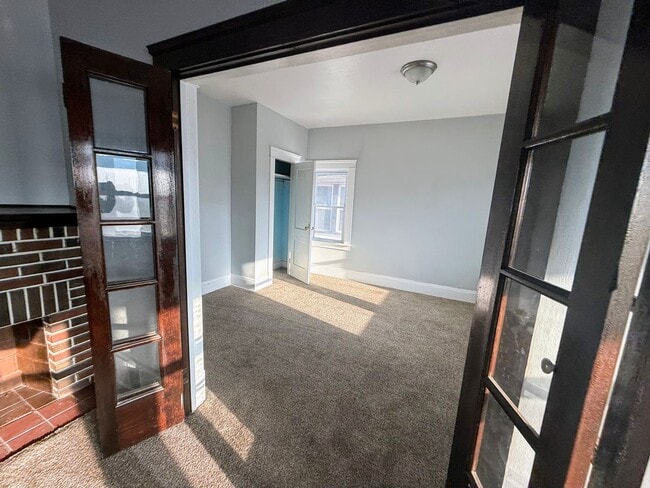 Photo - Schonfeld Holdings, LLC (951 Royal Rd.) Unidad Upper