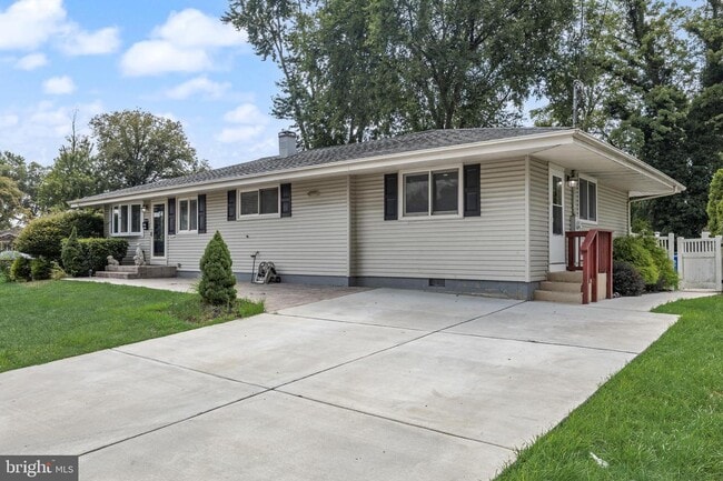 Photo - 32 Larkin Rd