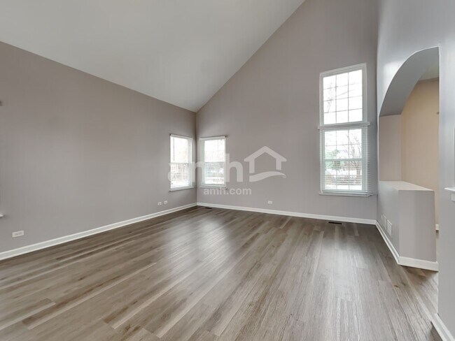 Photo - 230 School Dr