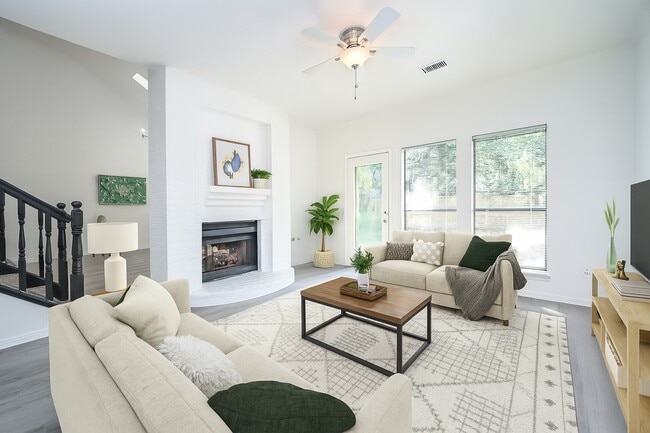 Photo - 31 Silent Brook Pl