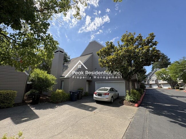 Photo - Spacious Citrus Heights 3bd/2.5ba Condo!