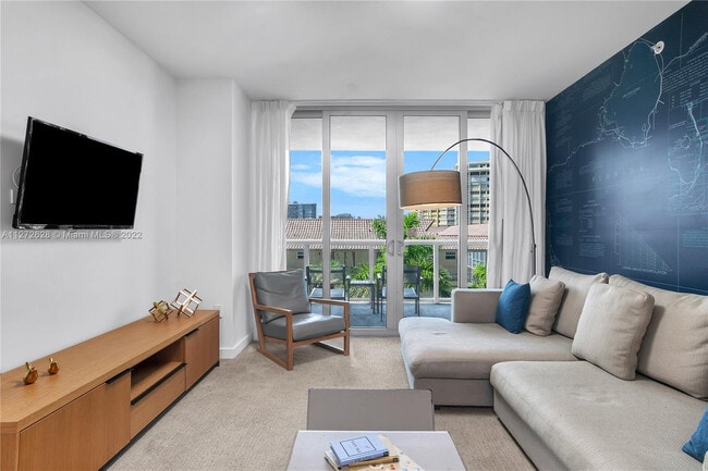 Building Photo - 2602 E Hallandale Beach Blvd Rental