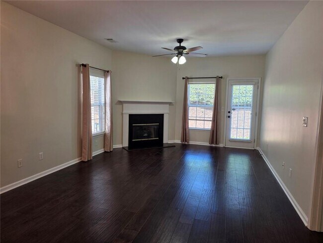 Photo - 1512 Rachel's Ridge NW