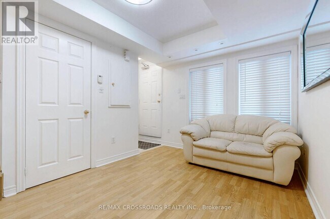 Photo - 312 John St.