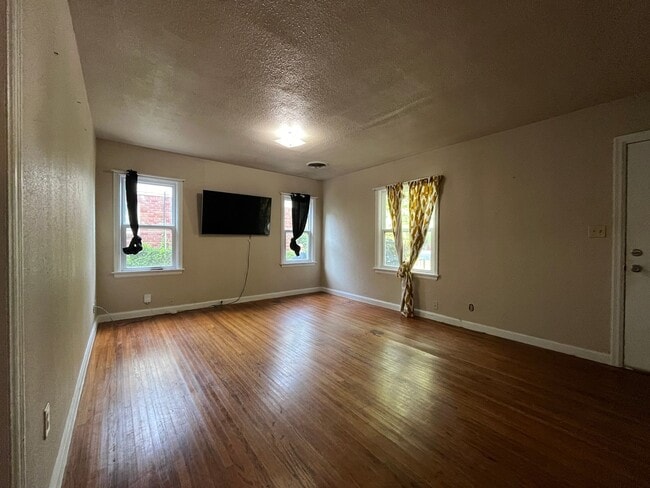 Photo - 728 N Marion Ave