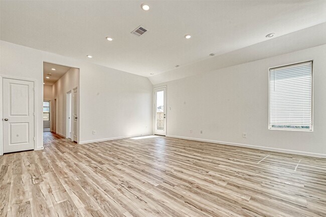 Photo - 1429 Northwood Blf Ln