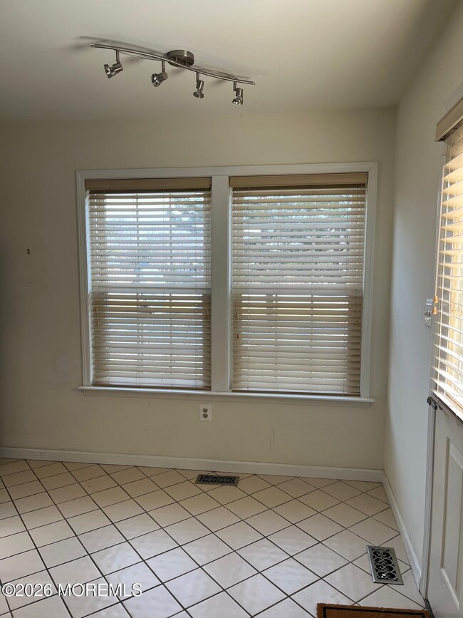 Photo - 27C Benjamin Franklin Dr