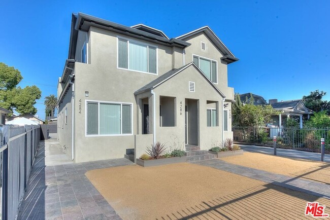 Building Photo - 4284 S Hobart Blvd