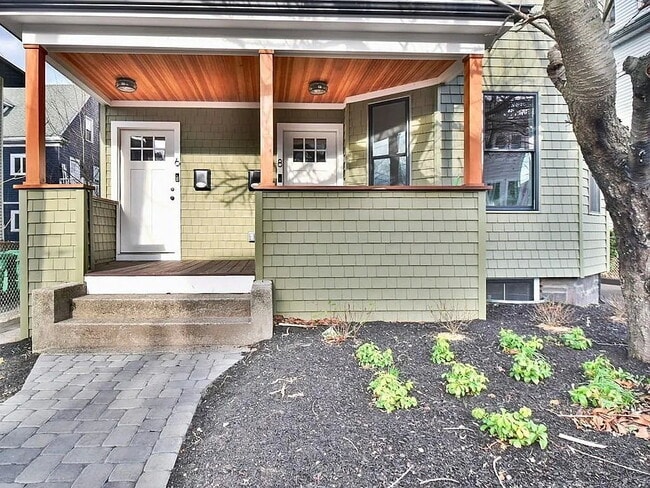 Building Photo - 8 Greenleaf Ave Unit 8 Greenleaf Ave Medford Rental