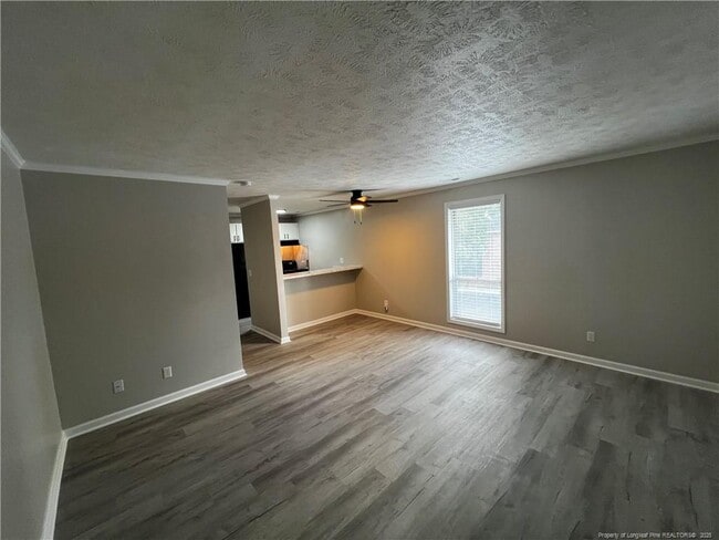 Building Photo - 5850 Century Oaks Dr Rental