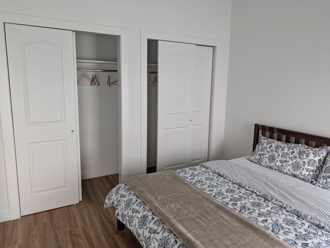 Photo - 418 W 51st St