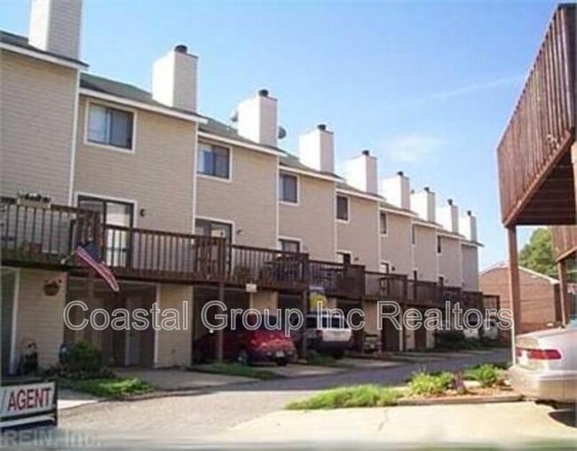 Building Photo - 1521 E Ocean View Ave