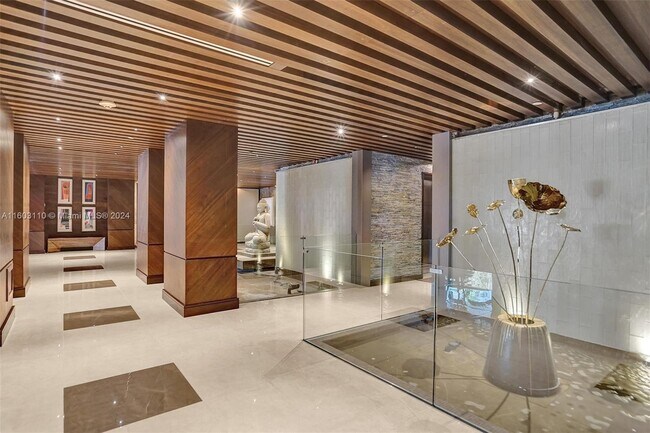 Photo - 5875 Collins Ave Unidad 1803