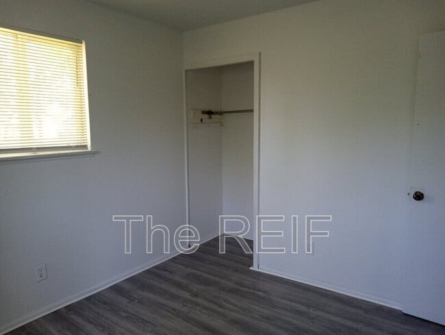 Photo - 3133 Glenwood Ave