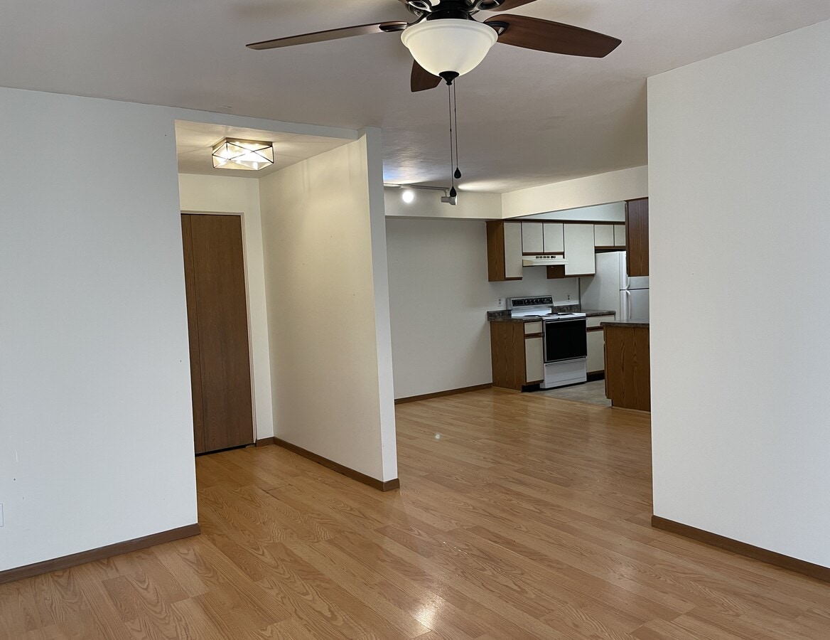 Photo - 106 Hartford Ct Unit 106 Hartford Court