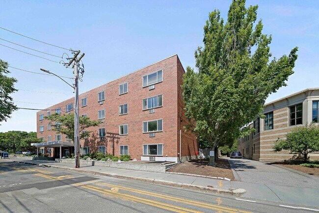 Building Photo - 50 Green St