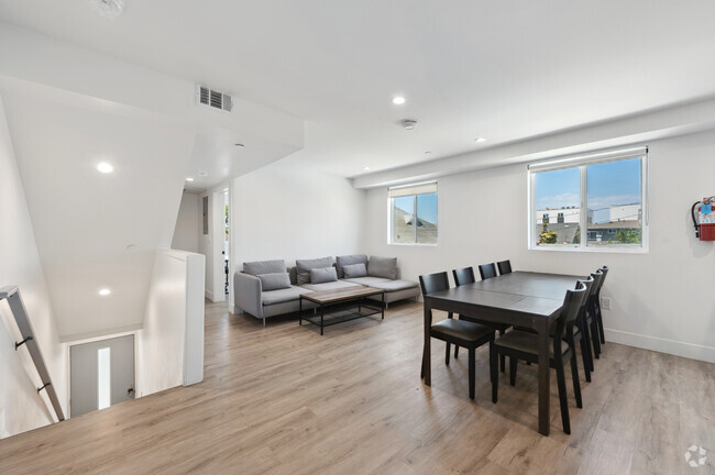 Interior Photo - 1297 W 36th St- Housing near USC Rental