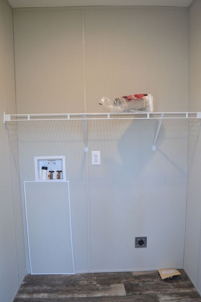 Photo - 121 Garlington Cir