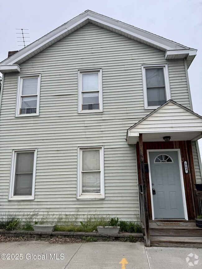Building Photo - 363 1st St Rental