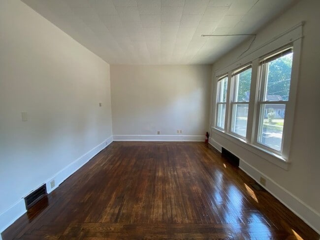 Photo - University Park 3BR w/ First-Floor Bedroom...