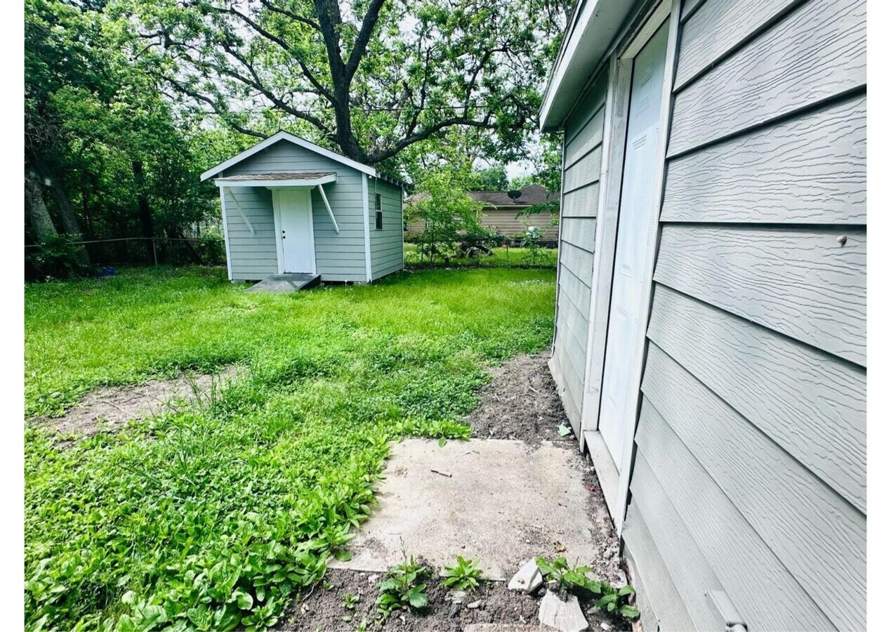 Photo - 4914 Kelso St