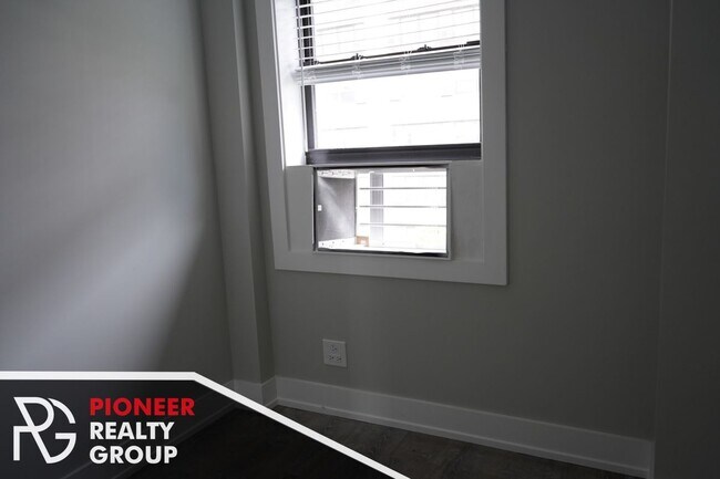 505 W Belmont Ave Unit 4A