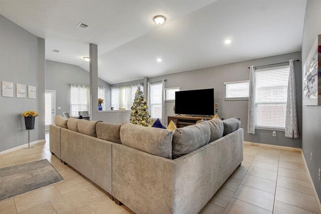 Photo - 16508 Pallazo Dr Casa