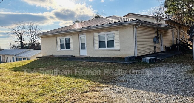 Building Photo - 2439 US-411