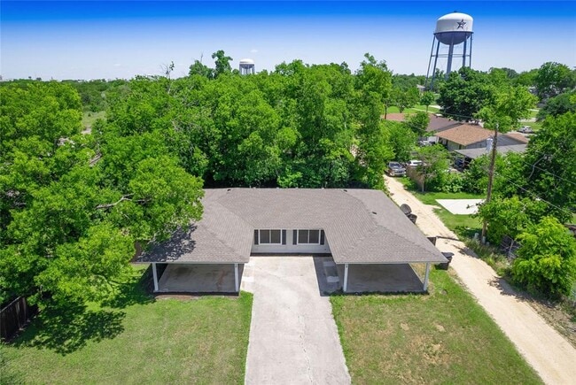 Photo - 908 W Lamar Ave