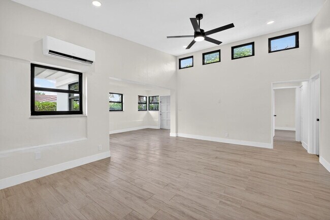 Photo - 1403 NE 13th St