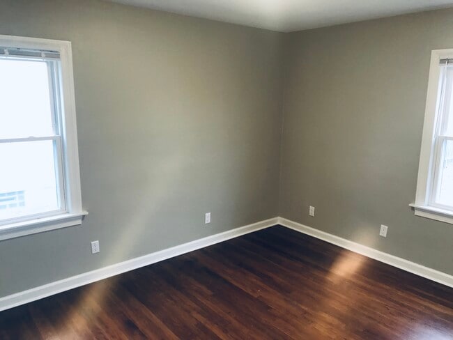 Photo - 1640 Rosemont Blvd