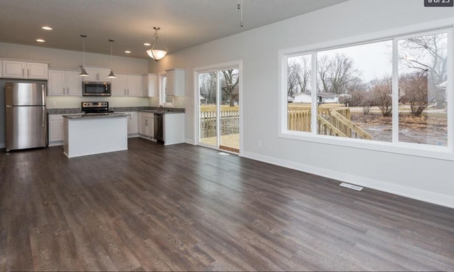 Photo - Beautiful 4 Bedroom Home! BRAND NEW CARPET!!