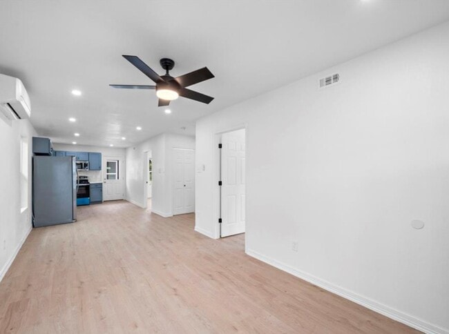 Photo - 3524 Hadley St