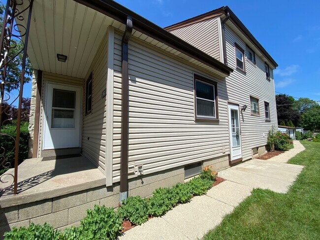 Photo - 3860 S Whitnall Ave